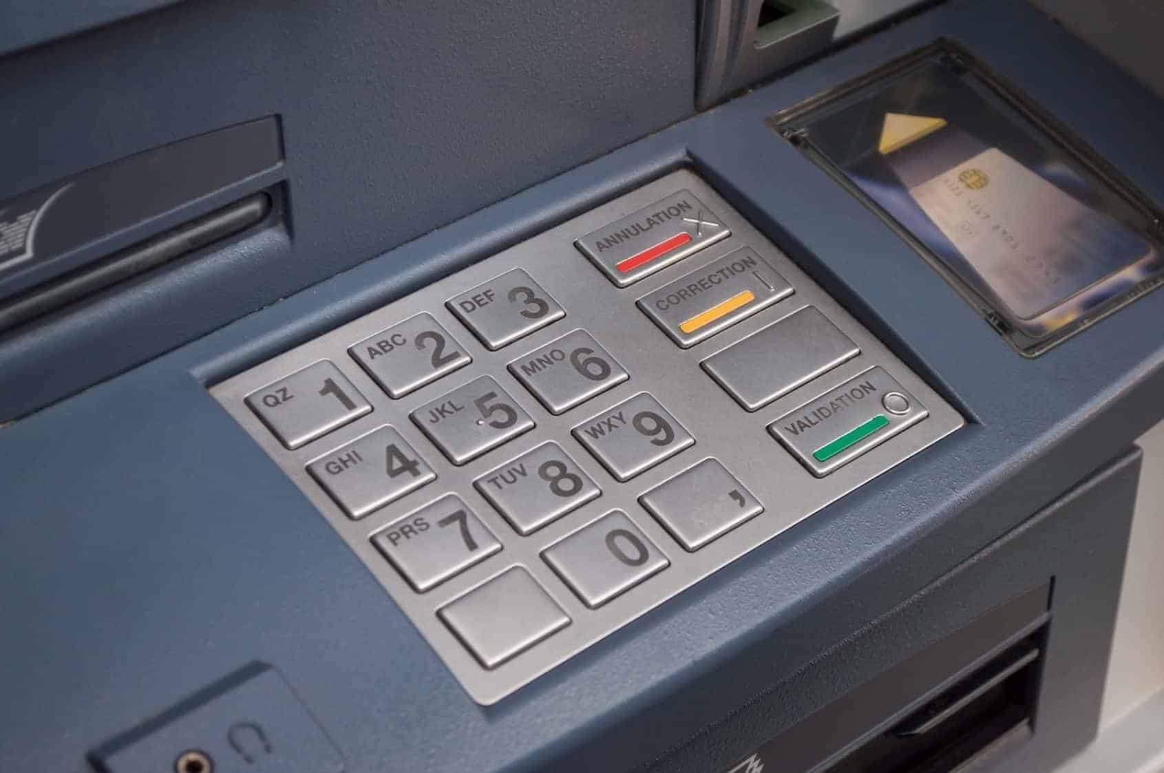 Les Retraites Cnrps Et Cnss Peuvent Desormais Retirer L Argent Du Dab De La Poste African Manager